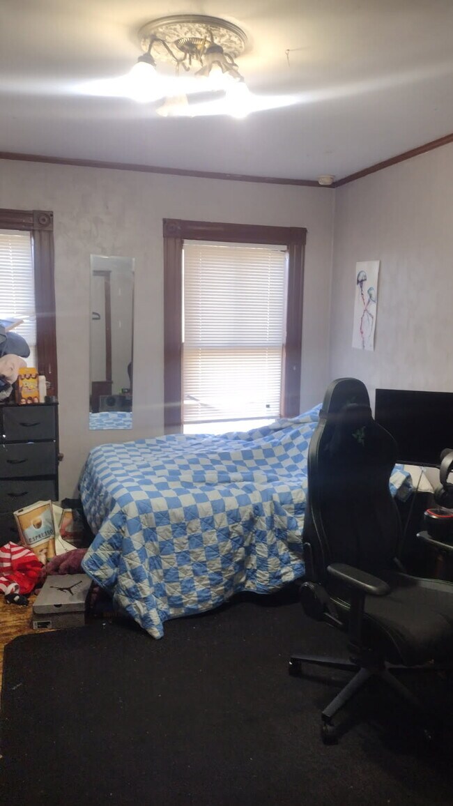 125 Maplewood Ave unit 2, Gloucester, MA 01930 - photo 4