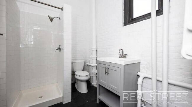 950 Hart St unit 304, New York, NY 11237 - photo 5