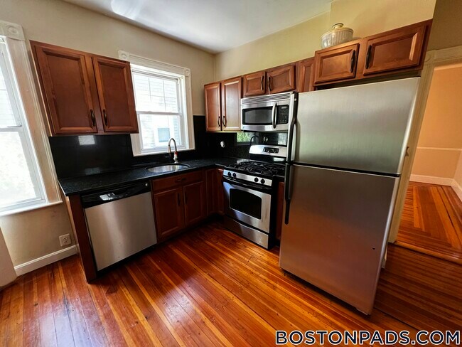 11 Fairfield St unit 1, Watertown, MA 02472 - photo 6