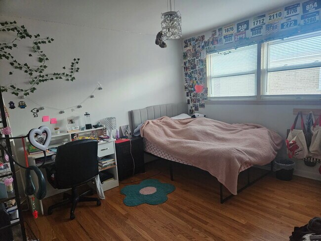 3311 W Pratt Ave unit 2, Lincolnwood, IL 60712 - photo 5