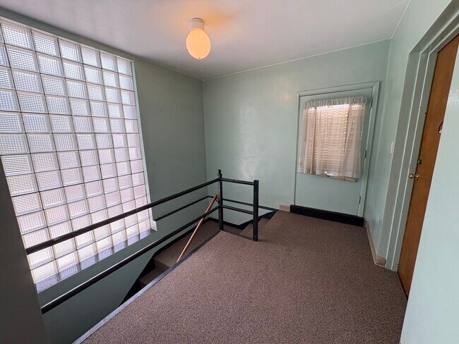 1000 Melrose Ave unit 1 or 2 Melrose, Iowa City, IA 52246 - photo 3