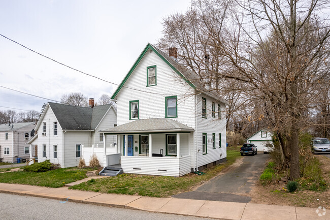 In East Side you will find a selection of traditional older homes.