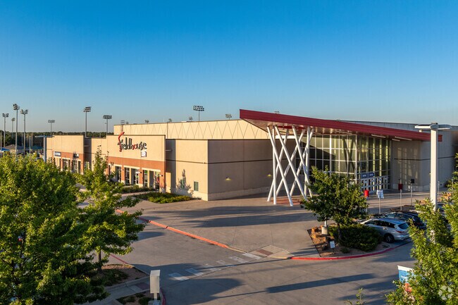 Walnut Creek Valley residents enjoy sports and recreation at Fieldhouse USA Mansfield.