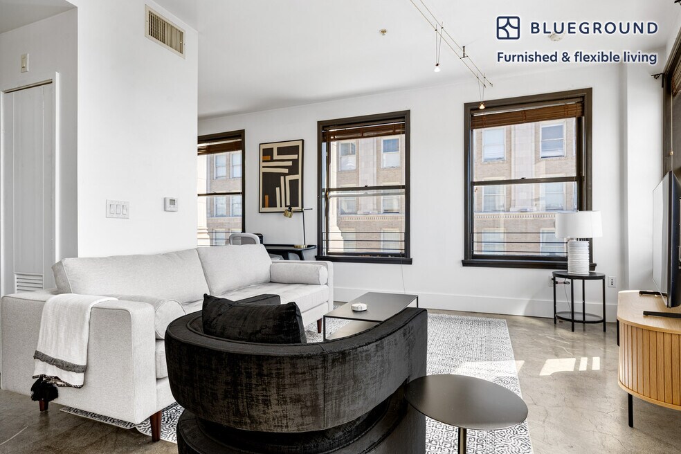 810 S Spring St unit FL11-ID1359, Los Angeles, CA 90014 - photo 1