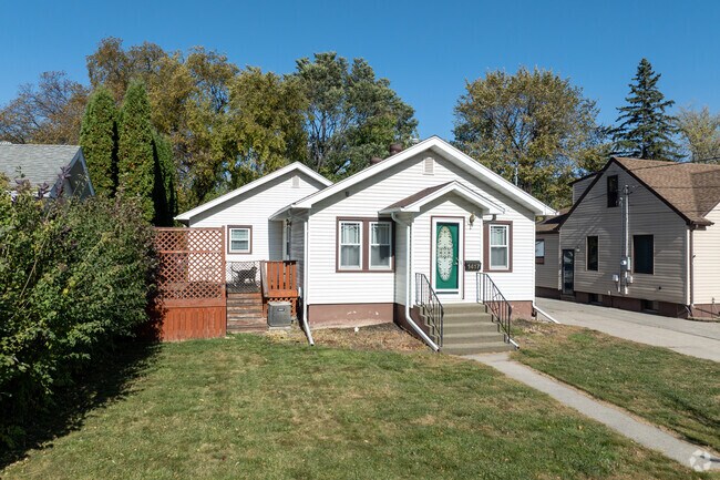 Raised ranches are a common sight in Jefferson-Carl.
