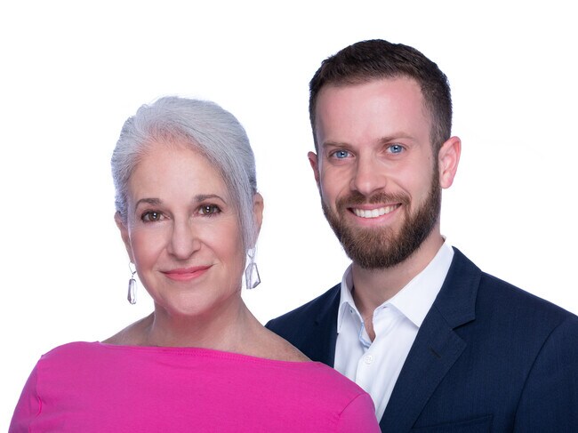 Agent Photo
