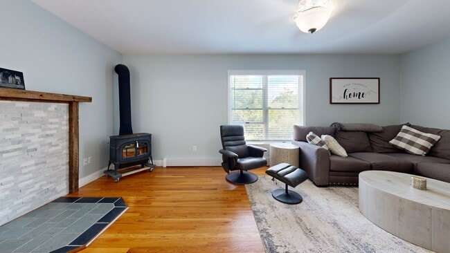 7 Glen Ct, Pawling, NY 12564 - photo 2