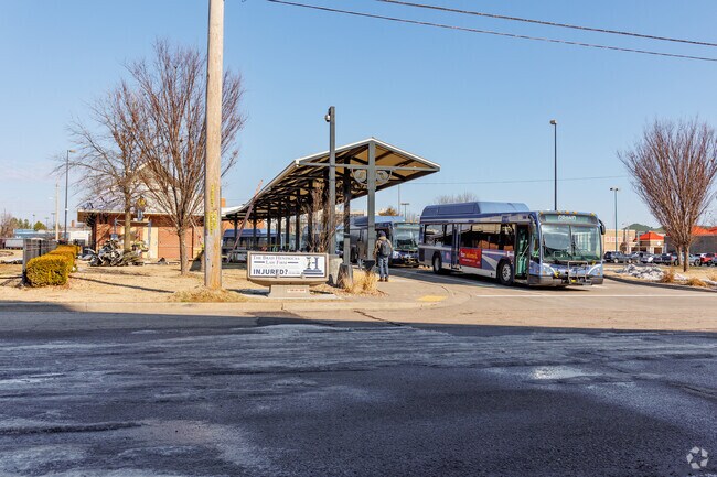The bus system is Fort Smith allows many local travelers easy access to transportation.