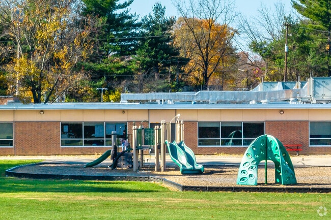 Rose Hill Elementary School is located in Reynoldsburg, Ohio.