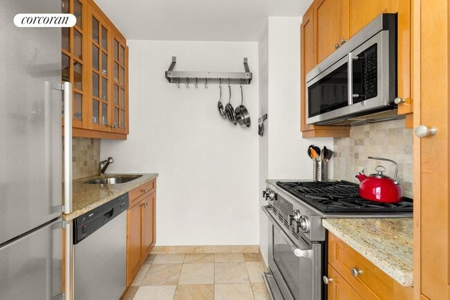 Gramercy East, New York, NY 10010 - photo 3