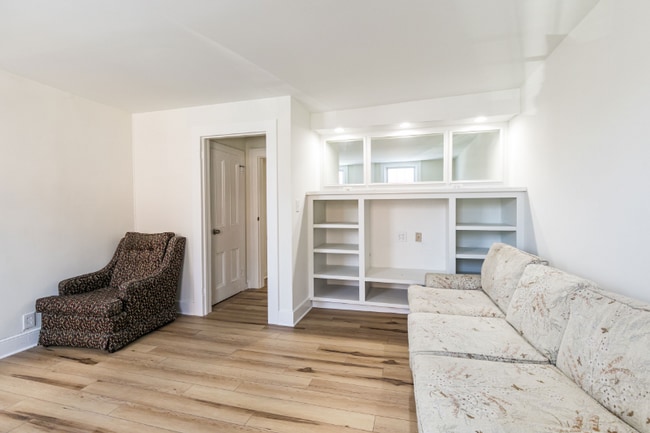 11 Charlotte St unit 4, Baldwinsville, NY 13027 - photo 6