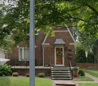 2536 3rd St Unit UpperFlat, Trenton, MI 48183