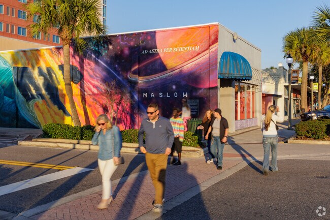 Residents enjoy the many shopping and dining offerings in Downtown Melbourne.