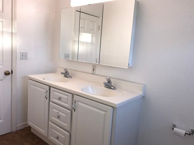 852 Kellogg Ave, Hayward, CA 94544 - photo 6