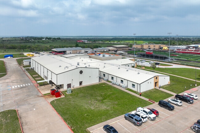 Students in grades 6 to 8 may attend Maypearl Junior High School.