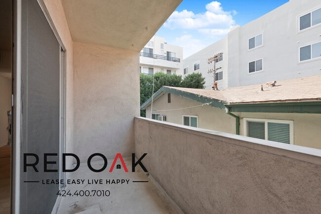 319 S Clark Dr unit 206, Los Angeles, CA 90048 - photo 4