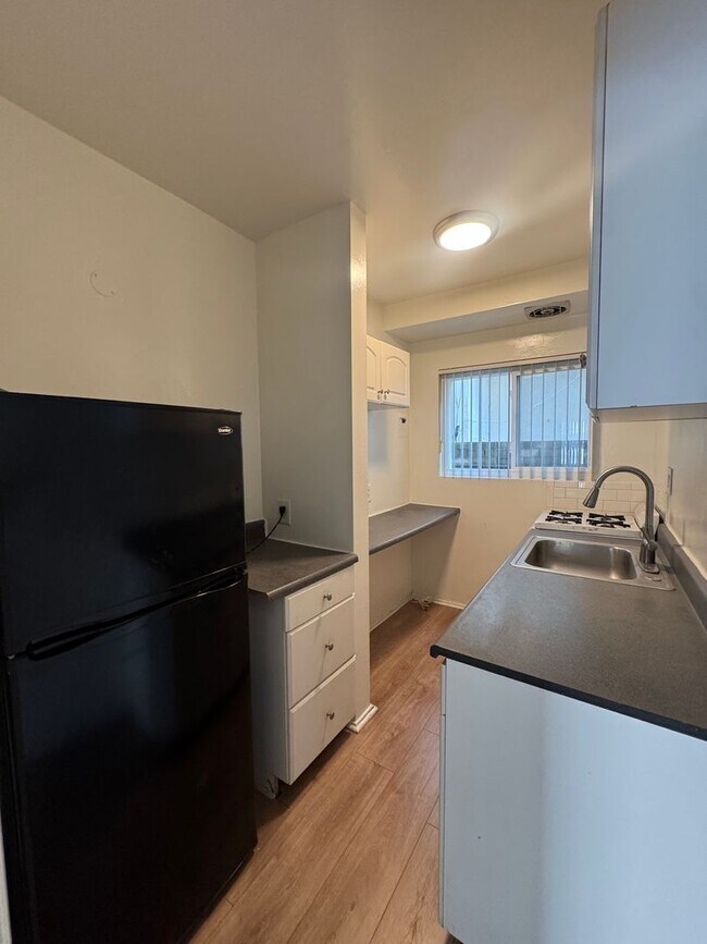 3730 Clarington Ave, Los Angeles, CA 90034 - photo 5