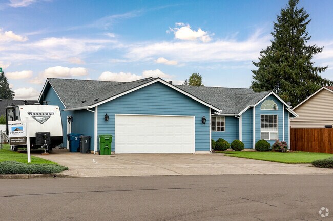 Craftsman bungalows style homes often feature colorful exterior and arched doorways in Stayton.