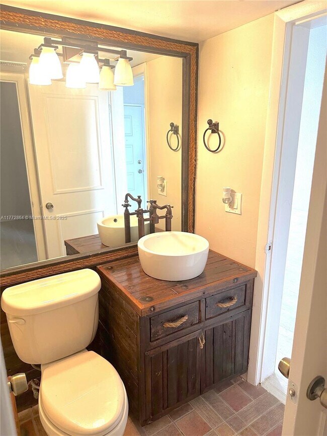 2831 N Oakland Forest Dr, Oakland Park, FL 33309 - photo 6