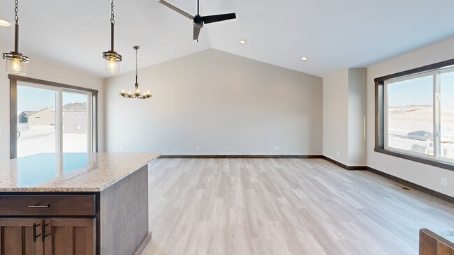 491 Coyote Way, New Richmond, WI 54017 - photo 3