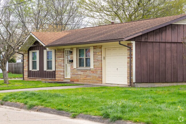 Ranch-style homes are a popular choice in the Boaz, WV neighborhood.