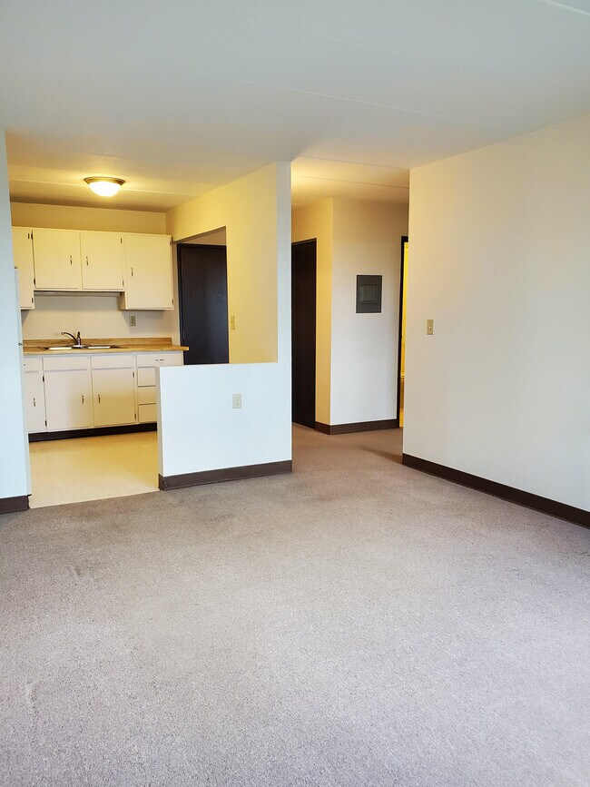 Deering Manor - Section 8: 62+ ,Handicapped,, Nashwauk, MN 55769 - photo 5