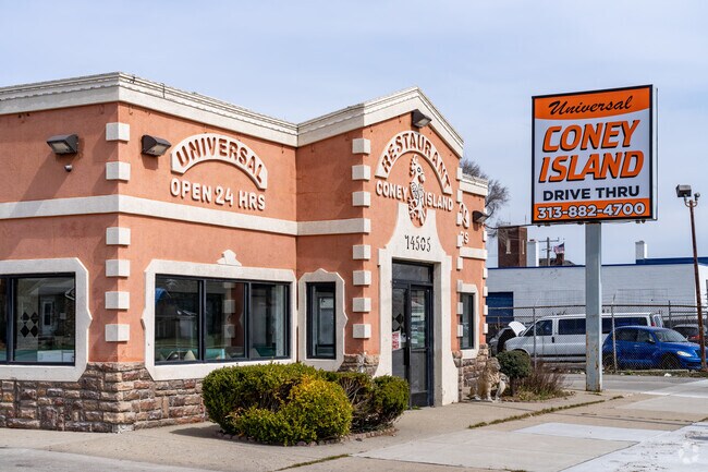 Visit Universal Coney Island for a quick lunch.