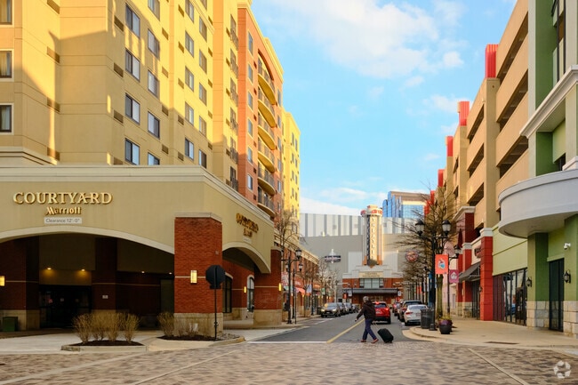 Montgomery Village residents can take advantage of all that RIO Lakefront offers.