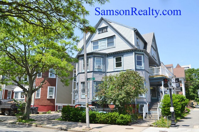 204 Angell St unit 2, Providence, RI 02906 - photo 2