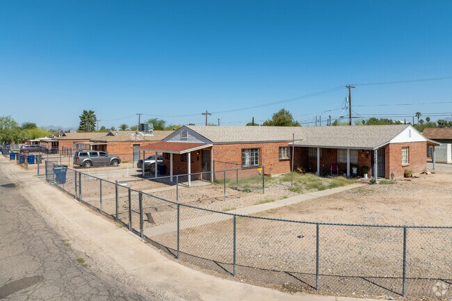 Some homes in Toumey Park are rented out or offer duplex-style living.