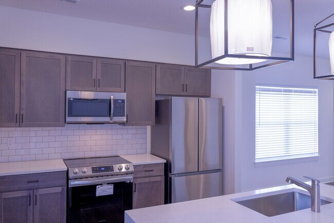 19979 Cornice St, Spring Hill, KS 66083 - photo 5