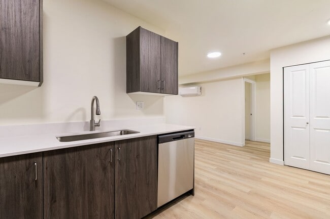 Brand New Apartments for Rent | 1, 2 & 3 Bedrooms Available | Parking + Patios - ONE MONTH FREE!, Bellingham, WA 98226 - photo 7