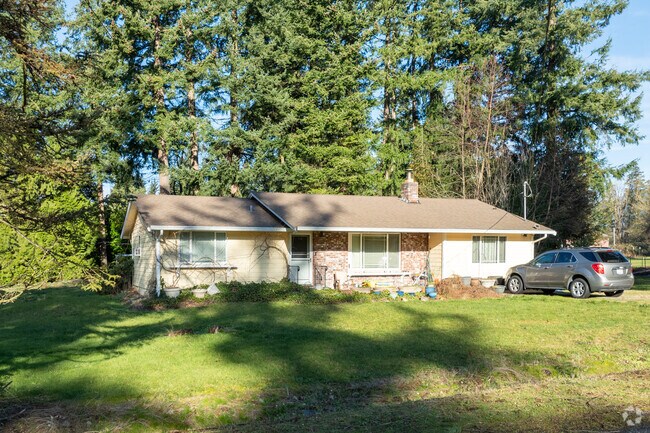 Ranch Style homes are commonly found throughout the Birch-Enumclaw neighborhood.