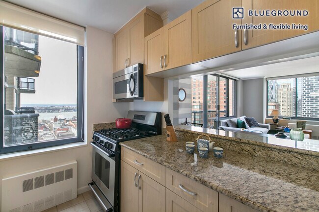 235 W 48th St unit FL37-ID70, New York, NY 10036 - photo 6