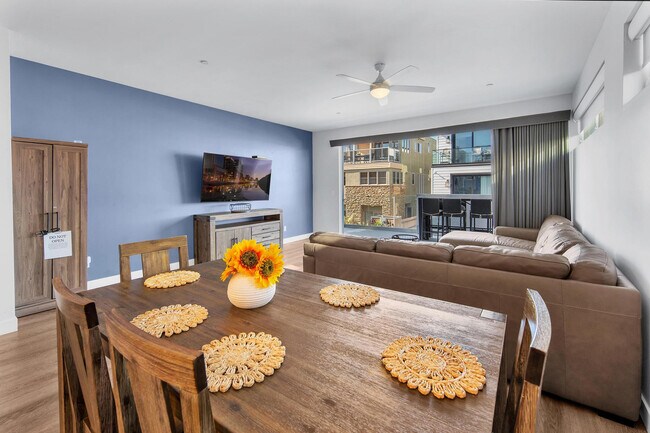 717-21 Island Ct unit FL2-ID1038981P, San Diego, CA 92109 - photo 6