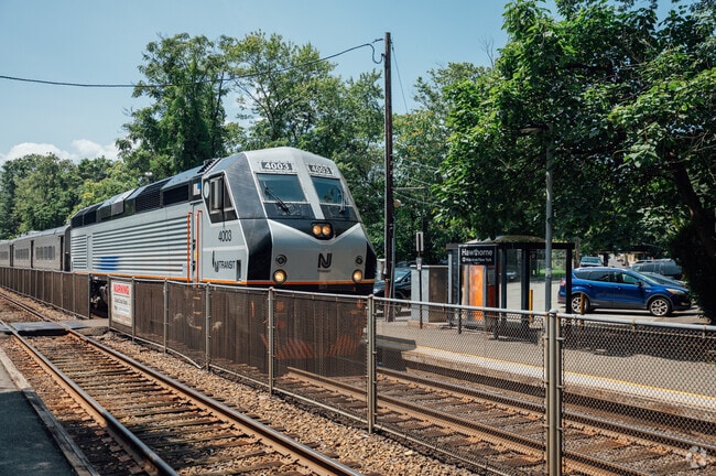 The Main Line connects NJ Transit riders from Hawthorne to either Hoboken or Suffern.