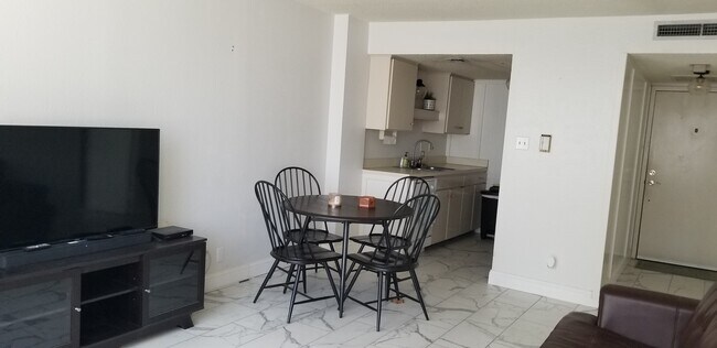 Furnished livingroom & kitchen