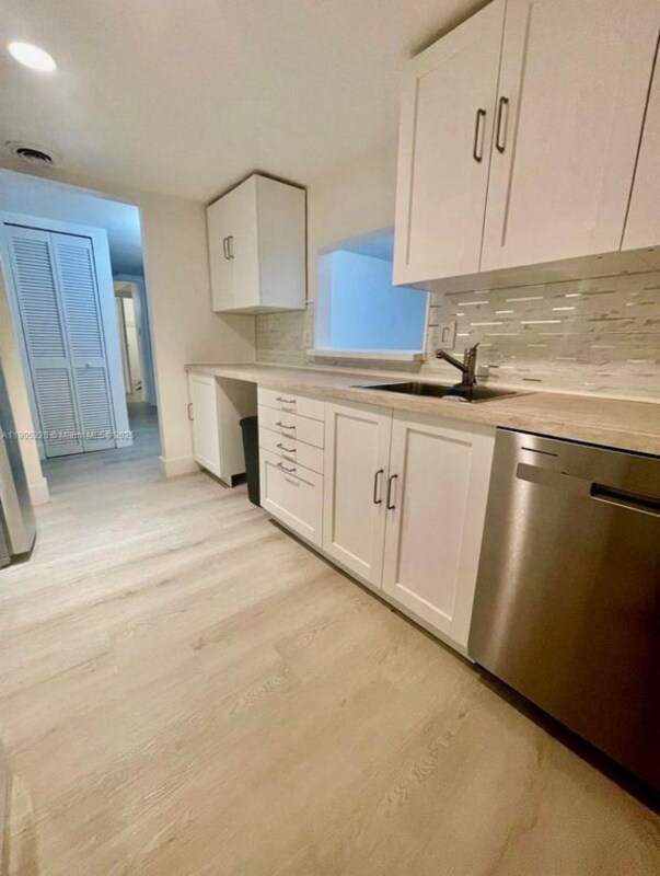 4399 NW 9th Ave unit 11 3 d, Pompano Beach, FL 33064 - photo 7