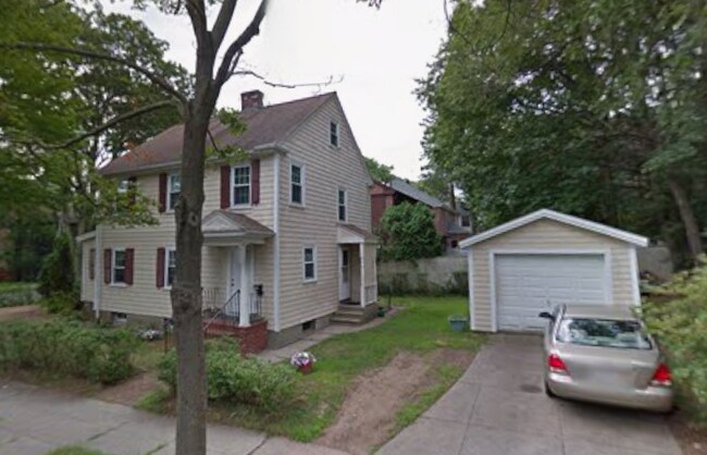 14 Thornton Rd unit 1, Chestnut Hill, MA 02467 - photo 2