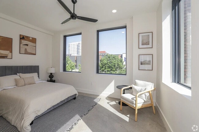 105 W 5th St unit ID1335679P, Tulsa, OK 74103 - photo 2