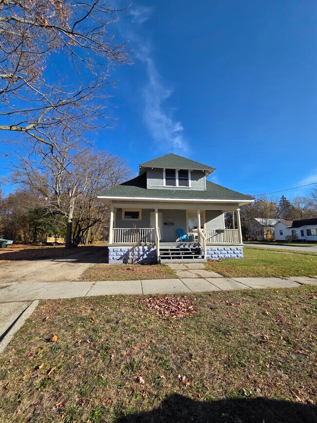 1094 Williams St Unit 2, Muskegon, MI 49442