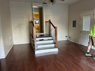 210 S Horner St, Oak Grove, LA 71263