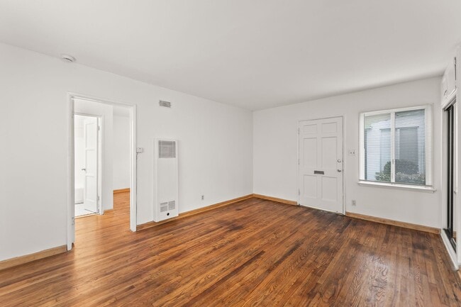 12109 Washington Place unit 12109.5, Los Angeles, CA 90066 - photo 3