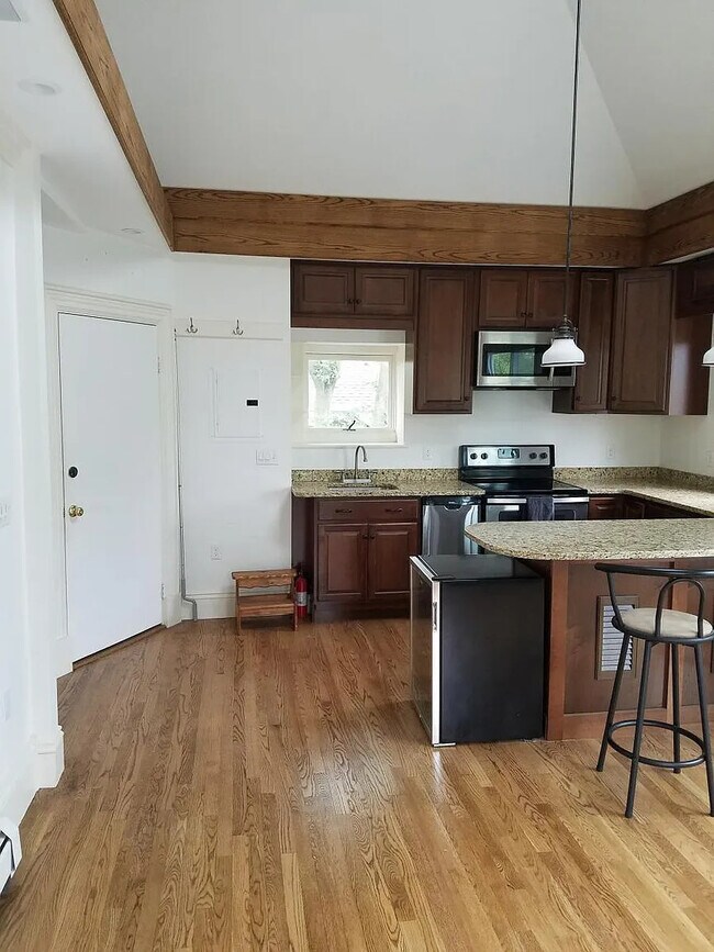34 Claremont Terrace Unit 4, Swampscott, MA 01907