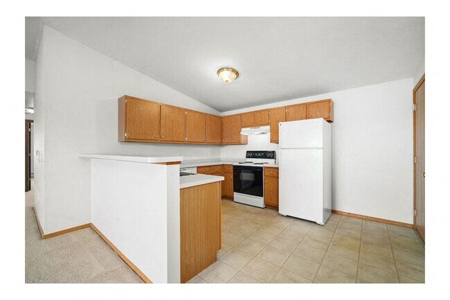 HILLTOP PARK APARTMENTS, Marshfield, WI 54449 - photo 3