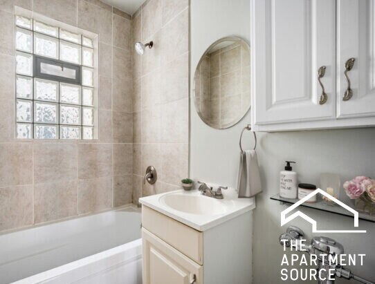 542 W Surf St unit S2, Chicago, IL 60657 - photo 7