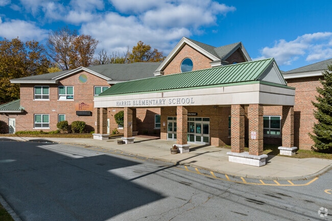 Harris Elementary School recieved a C- from the school grading website Niche.