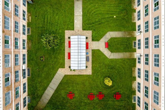 Plainedge Middle School has 645 students in grades 6-8 with a student-teacher ratio of 10 to 1.