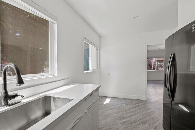 1486 Silver Lake Blvd., Los Angeles, CA 90026 - photo 3