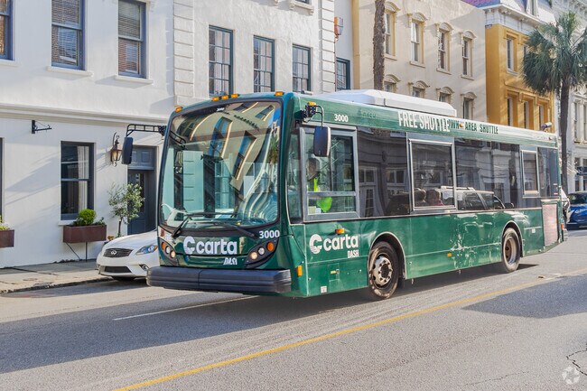 Charlestowne has numerous bus stops offering quick commutes around downtown Charleston.